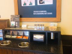 自助调料区-星巴克(武汉欧利新天地店)