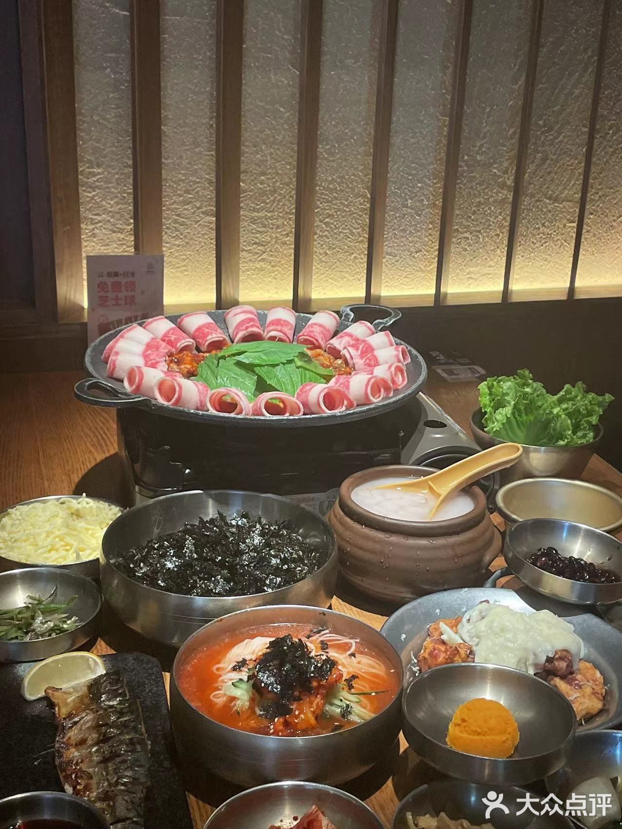 深圳韩料天花板～我不允许还有人没吃过！环境木式简约风