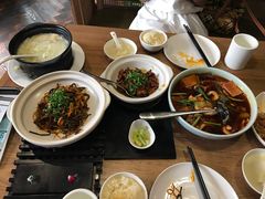 马仕年金牌肥肠煲-马仕玖煲·融合菜·酥不腻烤鸭(人大店)