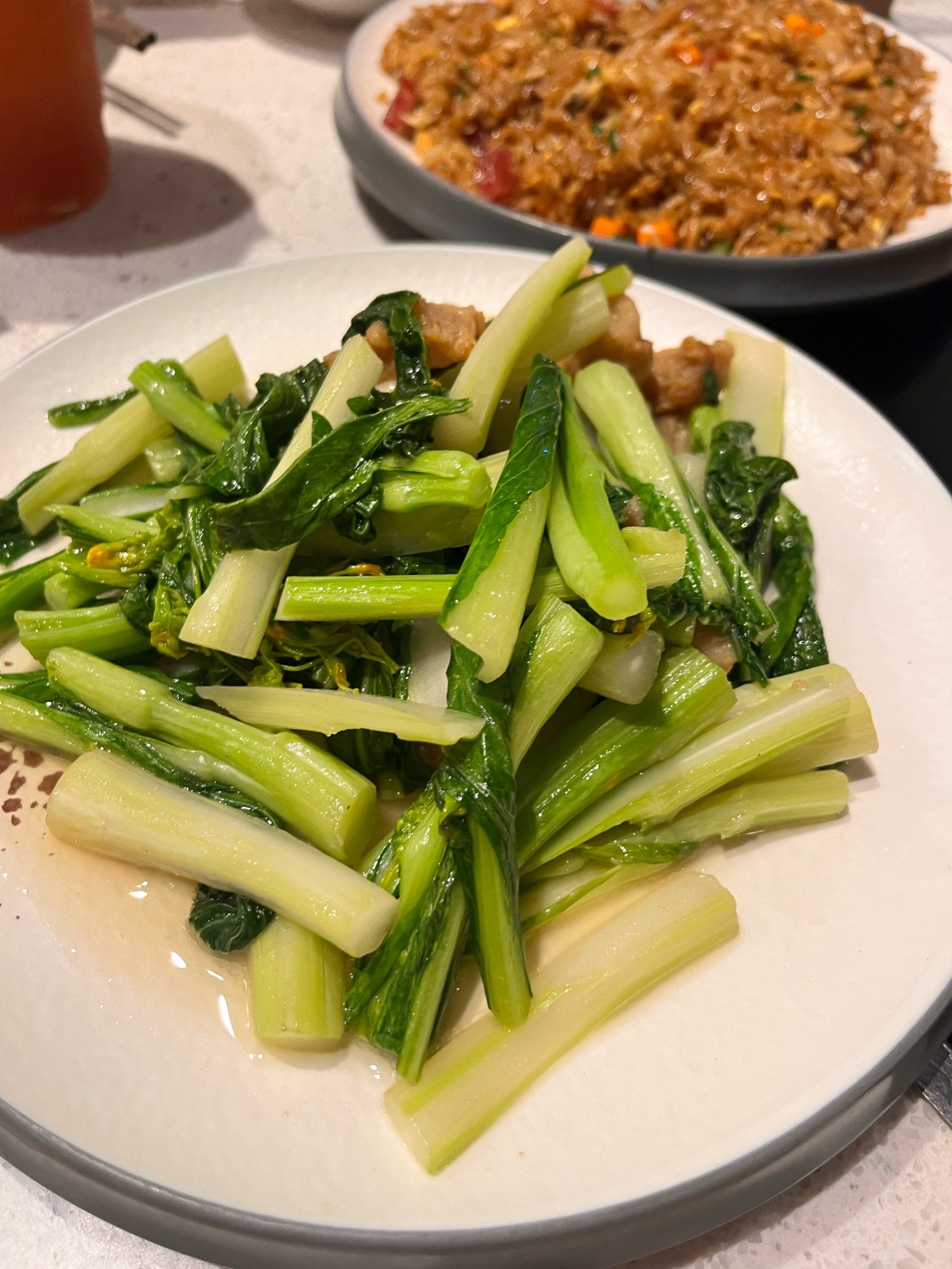 进一步提升了鸭肉的风味.糖醋菠萝鱼 鱼身被精心改刀