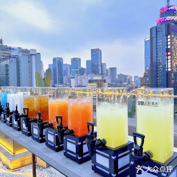 成都高空氛围餐吧 超治愈~☺