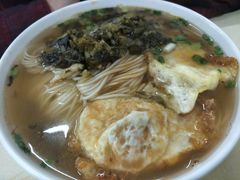 雪菜肉丝面-舒蔡记生煎菜饭(云南中路店)