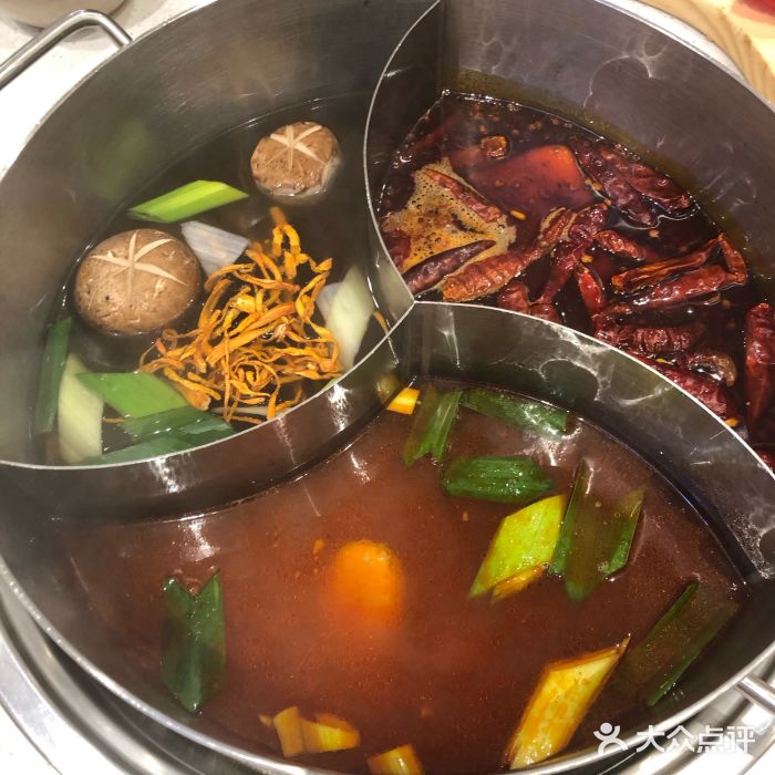 重庆刘一手(巴黎一店)特色三味锅图片