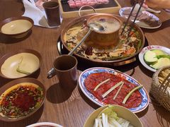 -滇翁·云南酸菜牛肉火锅(合肥首店坝上吾悦广场店)
