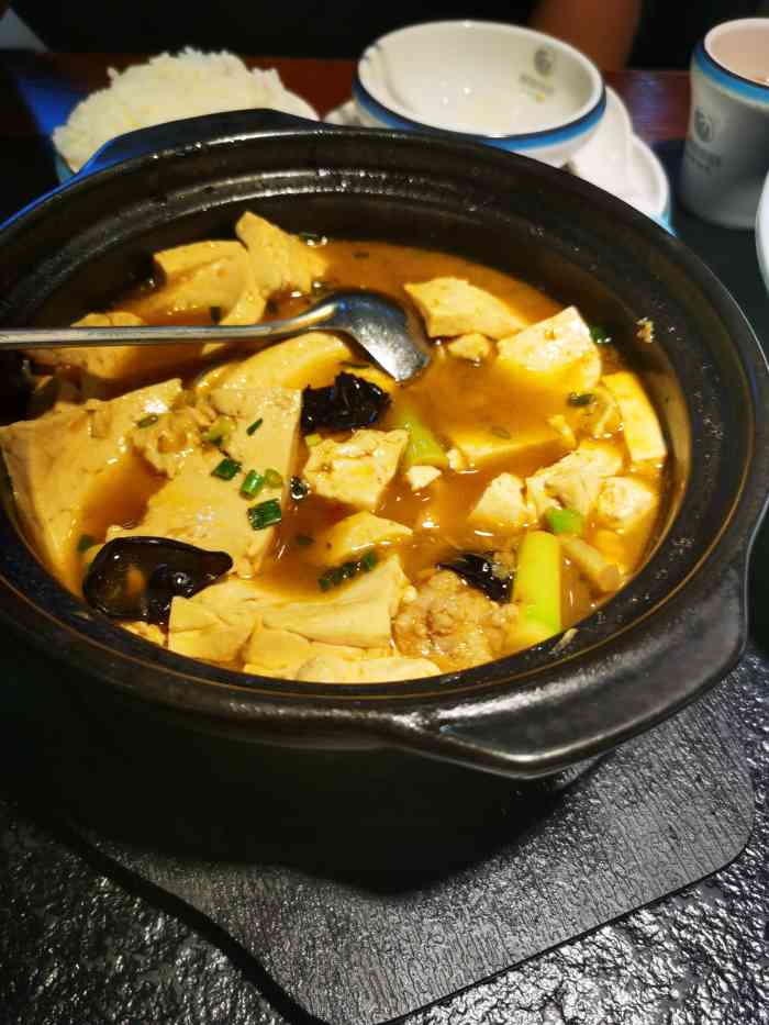 燕皇小厨·剁椒鱼头(紫金山精选店)-"周六的中午,大厅全满,幸好提前