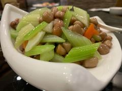 花生芹菜-过山风酒楼(白云观街北里小区店)