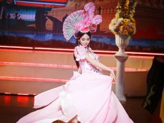 -金东尼人妖秀