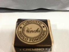 -VENCHI 闻绮(上海佛罗伦萨小镇店)