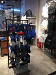 -adidas(德基广场店)