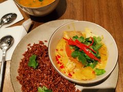 泰式黄咖喱鲷鱼虾仁饭-wagas(暖山店)