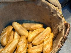 -Bánh Mì Huynh Hoa