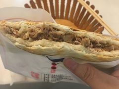 肥瘦相间肉夹馍-潼十三肉夹馍(东单店)