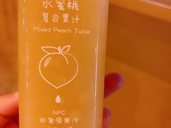 鲜榨水蜜桃复合果汁-好利来(东四店)