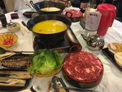 -鲜入围煮花胶鸡海鲜火锅