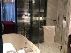 -三亚湾海居铂尔曼度假酒店