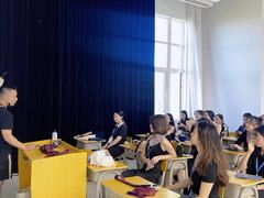 -金夫人化妆摄影职业培训学校