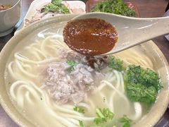 -亮亮面馆(经六路店)