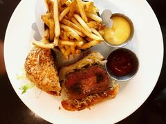 DB汉堡-db Bistro & Oyster Bar by Daniel Boulud(滨海湾金沙店)