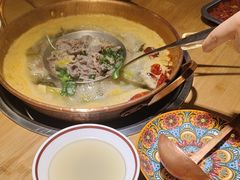 -洱火云南酸菜牛肉火锅(石景山当代商城店)