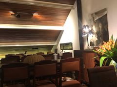 -Cuc Gach Quan Restaurant