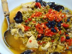 仙庾岭酸辣椒蒸鸡-西江红·株洲本地菜(滨江南路店)