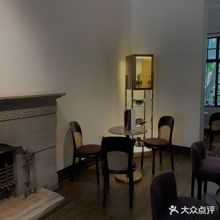 复兴西路潮玩咖啡店Cloister  The shouter