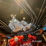 来北京旅游，我们定在了北京合生汇5楼的失重餐厅聚餐