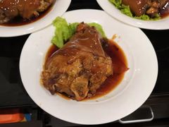 特色肘子-吕宋海鲜楼