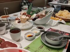 -洪氏嗨捞·广东猪肚鸡·椰子鸡火锅(西咸万象城店)