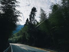-安吉龙王山峡谷漂流