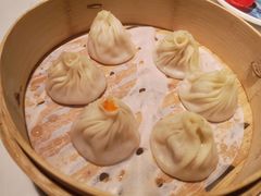 蟹粉小笼包-绿波廊(豫园店)