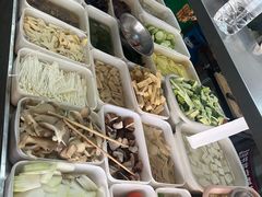 -陆师傅砂锅烫菜(圆通街店)
