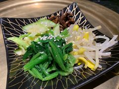 -山川小町·极番烧肉(新地假日广场店)