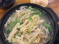 -丽虹云南过桥米线(兴工街店)