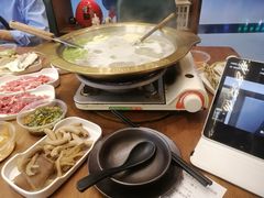 -天成·潮州牛肉脆肉鱼生蚝自助火锅