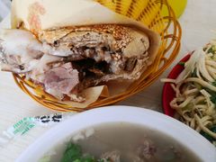 -洪峰浩老北京烧饼夹肉(角门路店)