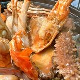 翅叔港式酒家豪华盆菜：丰富食材，美味无穷