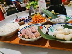 -刘姐啤酒鱼民族演艺餐厅(西街总店)