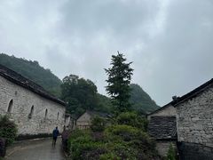 -高荡千年布依古寨旅游景区