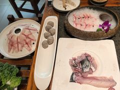 -景明轩•养生酸汤鱼火锅 云贵鲜菌 现舂野果酸汤(王寨小区店)