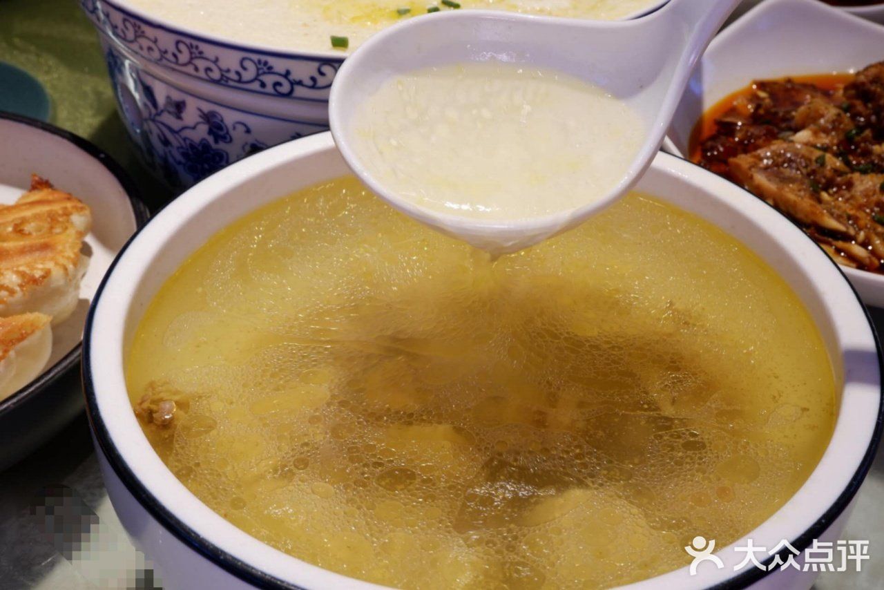 解放碑土著实力推荐，丘二馆味道好