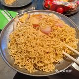 不是嘉里城内。装修上感觉还不错，很有氛围。羊腿的话