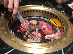 -山川小町·极番烧肉(新地假日广场店)