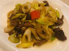葱爆羊羔肉-巴扎美食·新疆菜·西域歌舞表演餐厅(新疆大厦店)