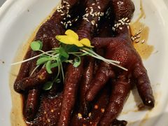 吮指鸡爪-桂满陇·蟹黄小笼汤包(巴黎春天浦建店)