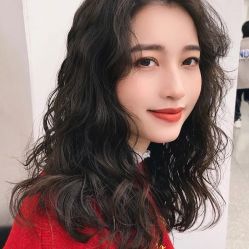 -妃格美发沙龙·烫发·染发