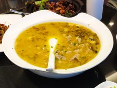 秘制酸汤肥牛-鹿港小镇(金虹桥国际中心店)