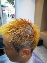 -诗悦发型烫染SALON