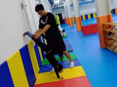 -健龙森俱乐部·游泳·健身·羽毛球综合体育馆