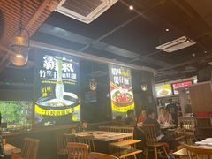 大堂-顺德公广东猪肚鸡·煲仔饭(白石洲店)